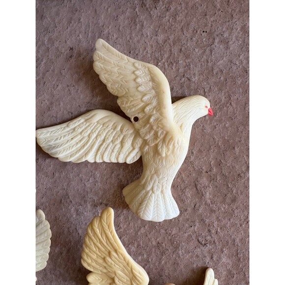 Vintage Lot Of 4 White Dove's Iridescent Plastic Christmas Ornament - Picture 7 of 10